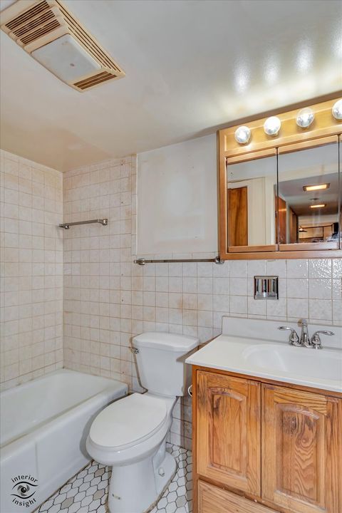 Tiny photo for 2900 Maple Avenue #22A, Downers Grove, IL 60515 (MLS # 12524486)