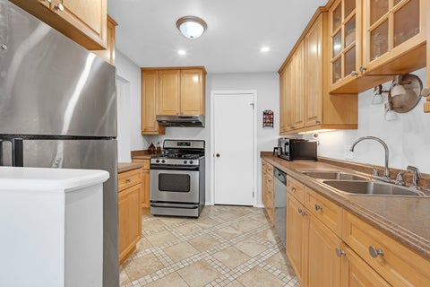 Tiny photo for 576 Greystone Lane #C-2, Wheeling, IL 60090 (MLS # 12783686)