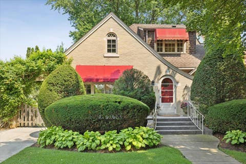 Photo of 411 N Belmont Avenue, Arlington Heights, IL 60004 (MLS # 12737968)