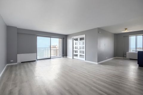 Tiny photo for 6833 N Kedzie Avenue #1516, Chicago, IL 60645 (MLS # 12625944)