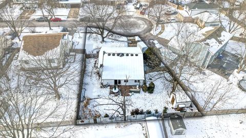 Tiny photo for 2S021 Lexington Court, Warrenville, IL 60555 (MLS # 12533145)