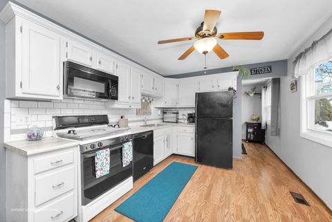 Tiny photo for 2S021 Lexington Court, Warrenville, IL 60555 (MLS # 12533145)