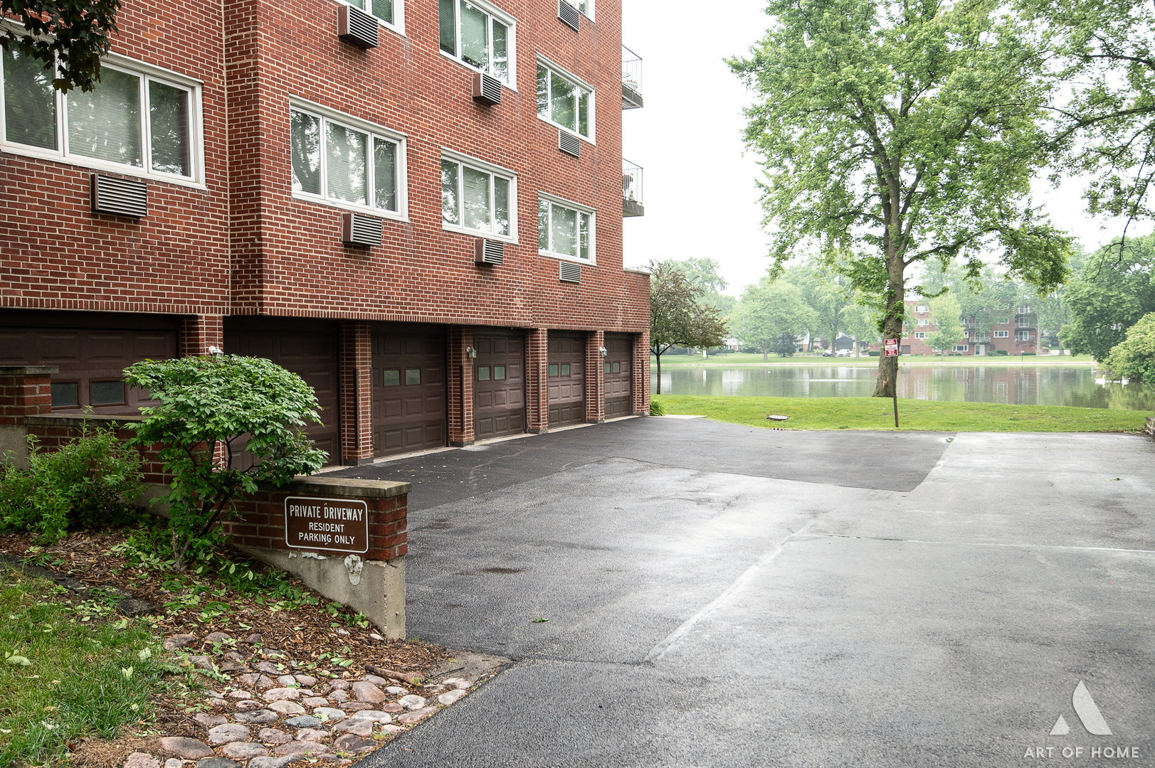 101 N Peartree Lane 101