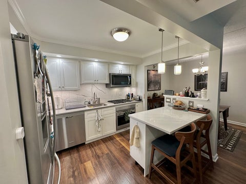 Tiny photo for 110 W Butterfield Road #310S, Elmhurst, IL 60126 (MLS # 12675784)