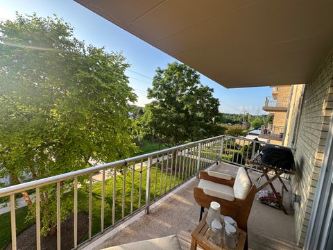 Tiny photo for 110 W Butterfield Road #310S, Elmhurst, IL 60126 (MLS # 12675784)