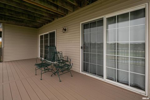 Tiny photo for 2956 HOLIDAY Court #Bldg. 4, Unit 7, Bettendorf, IA 52722 (MLS # QC4268830)