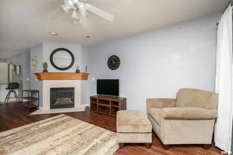 Tiny photo for 2956 HOLIDAY Court #Bldg. 4, Unit 7, Bettendorf, IA 52722 (MLS # QC4268830)