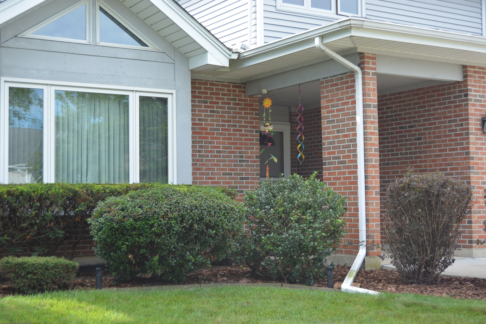 955 N Dexter Lane