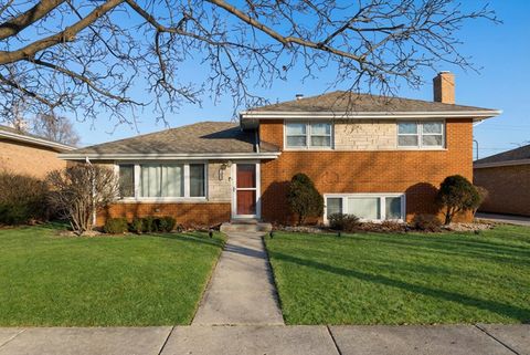 Photo of 7635 S Oconto Avenue, Bridgeview, IL 60455 (MLS # 12575249)