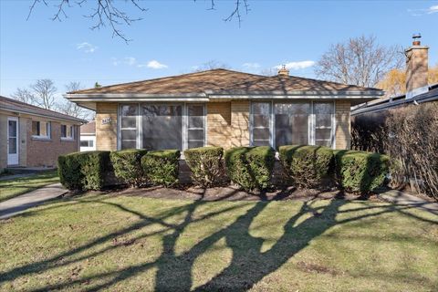 Tiny photo for 8434 Lawndale Avenue, Skokie, IL 60076 (MLS # 12596930)