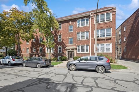 Photo of 642 Van Buren Street #2, Oak Park, IL 60304 (MLS # 12441317)