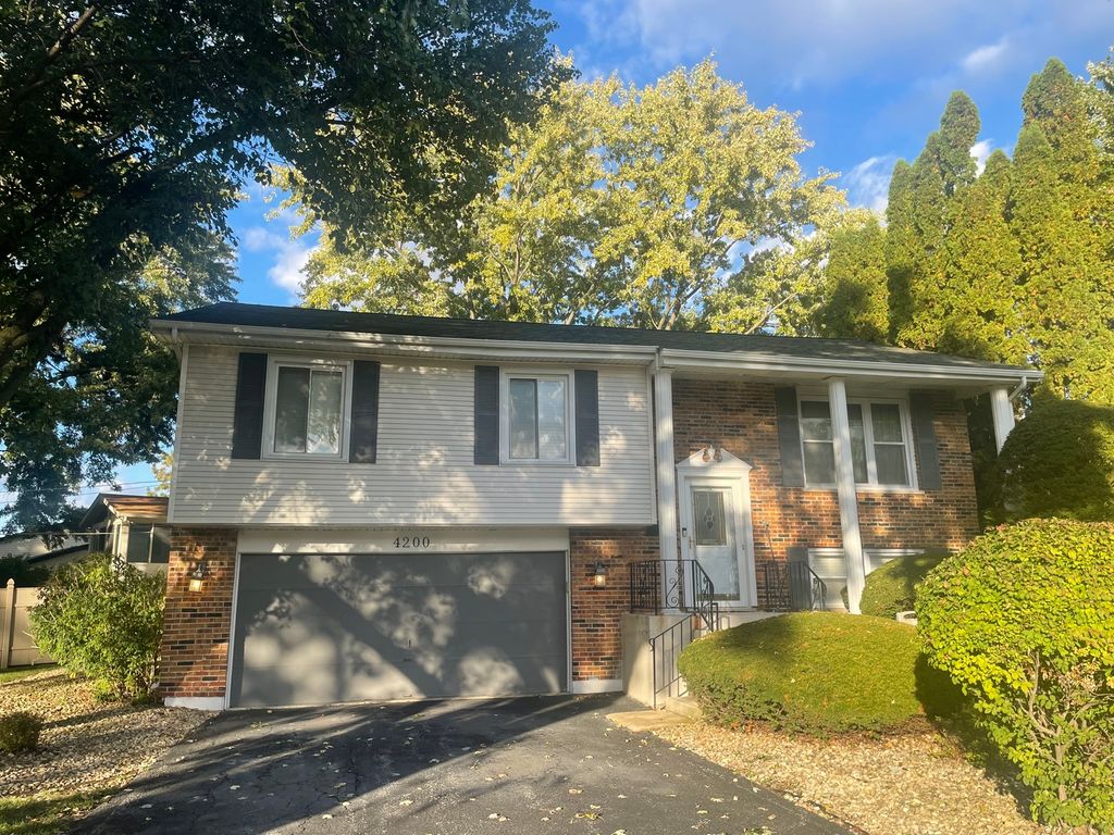 Photo for 4200 W 176th Place, Country Club Hills, IL 60478 (MLS # 12501340)