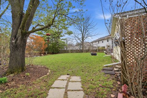 Tiny photo for 24 Bay Pointe Drive, Bloomington, IL 61704 (MLS # 12600753)