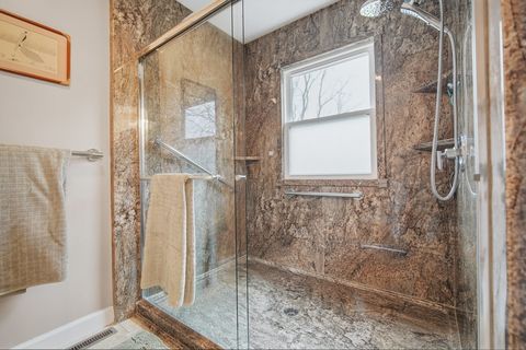 Tiny photo for 24 Bay Pointe Drive, Bloomington, IL 61704 (MLS # 12600753)