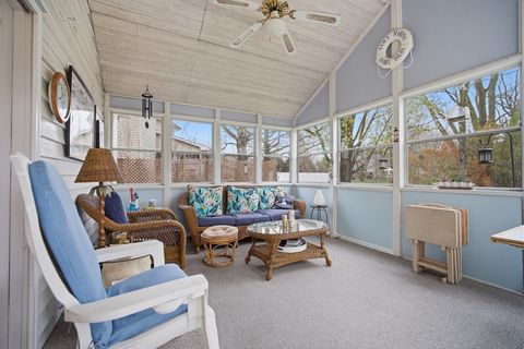 Tiny photo for 24 Bay Pointe Drive, Bloomington, IL 61704 (MLS # 12600753)