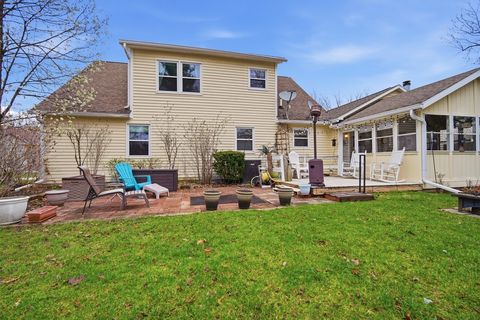 Tiny photo for 24 Bay Pointe Drive, Bloomington, IL 61704 (MLS # 12600753)