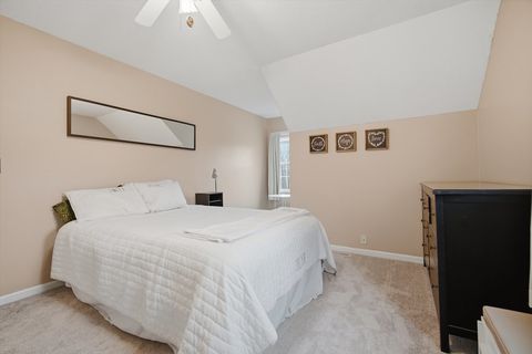 Tiny photo for 24 Bay Pointe Drive, Bloomington, IL 61704 (MLS # 12600753)