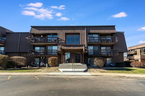 Photo of 1620 Richmond Circle #208, Joliet, IL 60435 (MLS # 12475378)