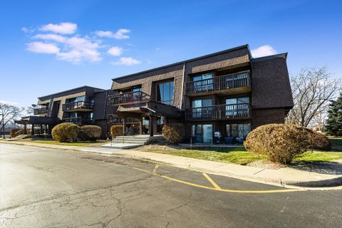 Tiny photo for 1620 Richmond Circle #208, Joliet, IL 60435 (MLS # 12475378)
