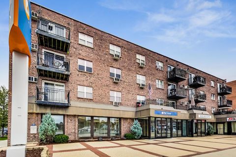 Tiny photo for 6333 N Milwaukee Avenue #1G, Chicago, IL 60646 (MLS # 12497168)