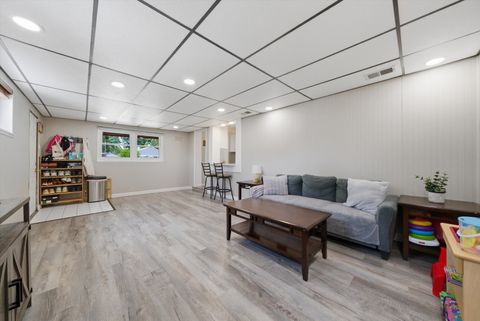 Tiny photo for 8411 S Knox Avenue, Chicago, IL 60652 (MLS # 12686147)
