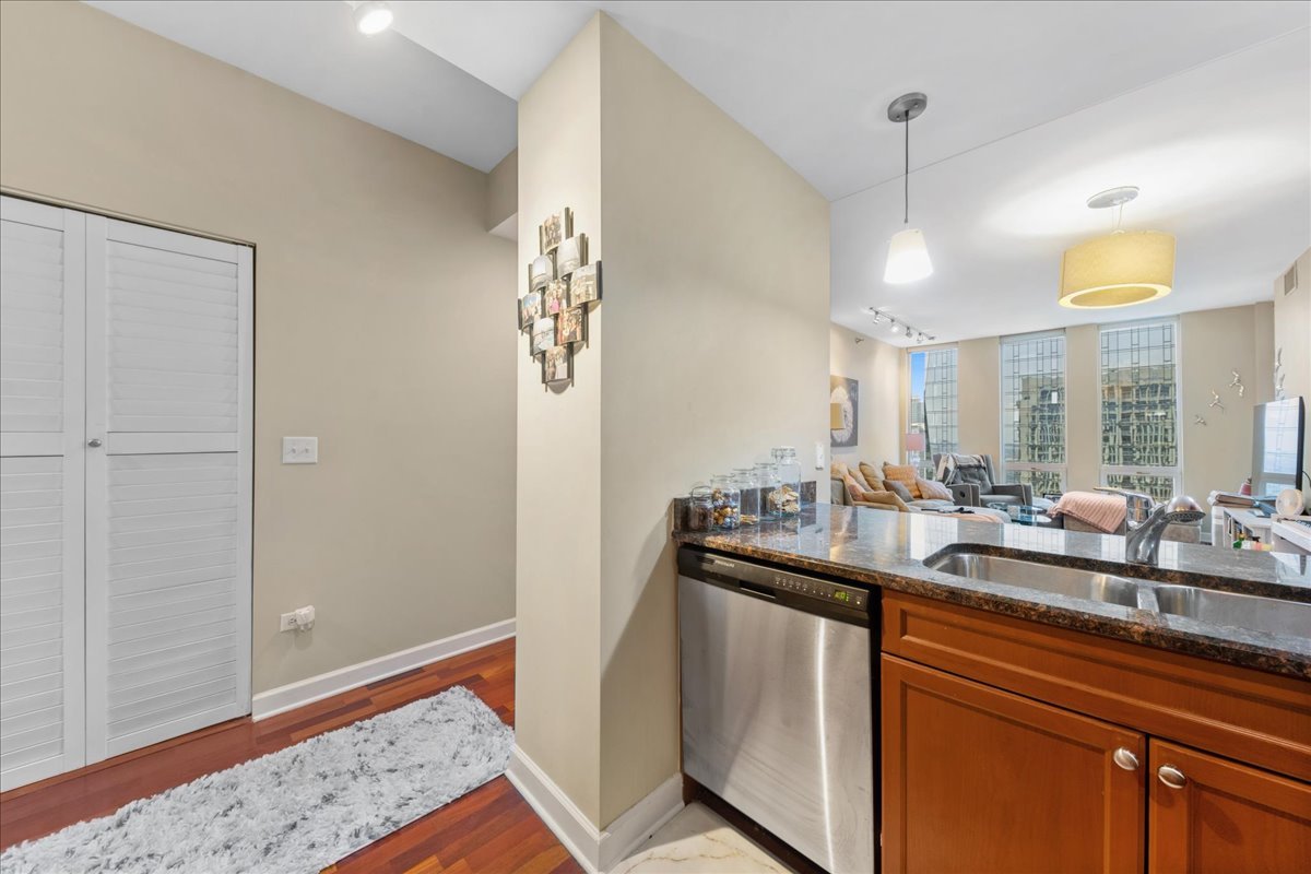 1400 S Michigan Avenue 2405