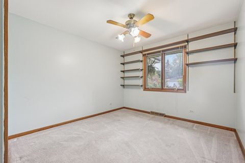 Tiny photo for 698 Hiawatha Drive, Elgin, IL 60120 (MLS # 12452354)