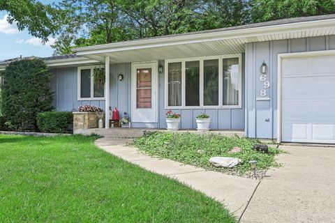 Tiny photo for 698 Hiawatha Drive, Elgin, IL 60120 (MLS # 12452354)