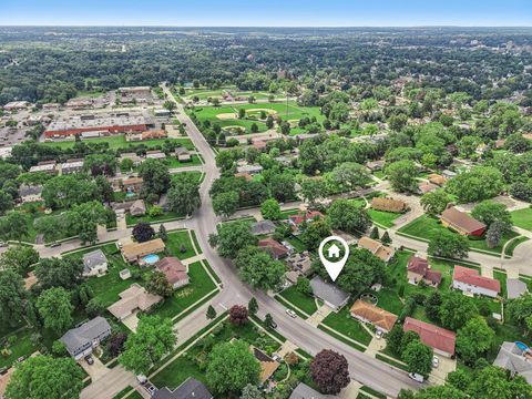 Tiny photo for 698 Hiawatha Drive, Elgin, IL 60120 (MLS # 12452354)