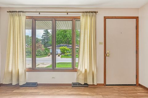 Tiny photo for 698 Hiawatha Drive, Elgin, IL 60120 (MLS # 12452354)
