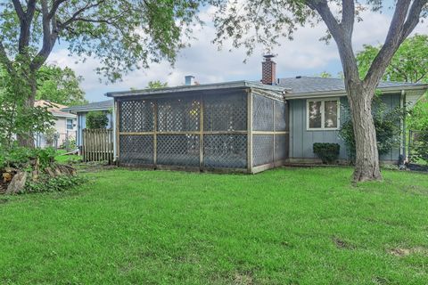 Tiny photo for 698 Hiawatha Drive, Elgin, IL 60120 (MLS # 12452354)