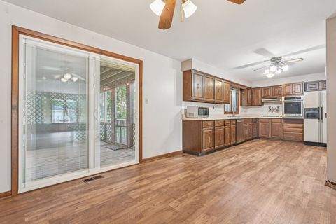 Tiny photo for 698 Hiawatha Drive, Elgin, IL 60120 (MLS # 12452354)