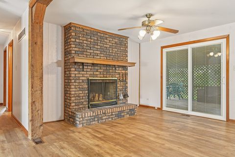 Tiny photo for 698 Hiawatha Drive, Elgin, IL 60120 (MLS # 12452354)
