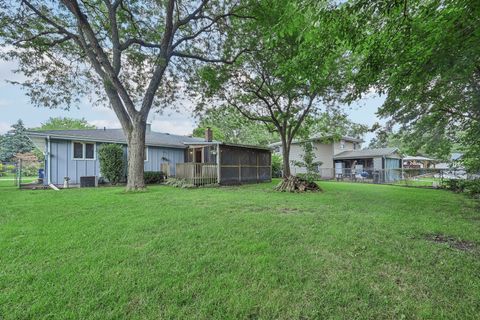 Tiny photo for 698 Hiawatha Drive, Elgin, IL 60120 (MLS # 12452354)