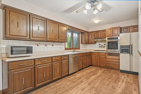 Tiny photo for 698 Hiawatha Drive, Elgin, IL 60120 (MLS # 12452354)