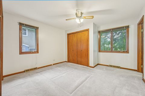Tiny photo for 698 Hiawatha Drive, Elgin, IL 60120 (MLS # 12452354)