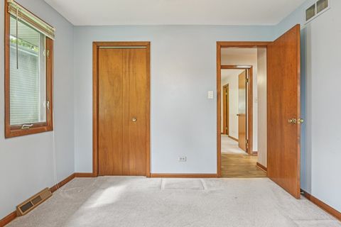Tiny photo for 698 Hiawatha Drive, Elgin, IL 60120 (MLS # 12452354)