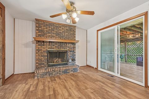 Tiny photo for 698 Hiawatha Drive, Elgin, IL 60120 (MLS # 12452354)