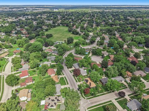 Tiny photo for 698 Hiawatha Drive, Elgin, IL 60120 (MLS # 12452354)