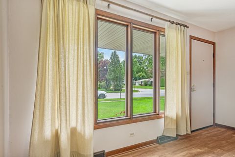 Tiny photo for 698 Hiawatha Drive, Elgin, IL 60120 (MLS # 12452354)