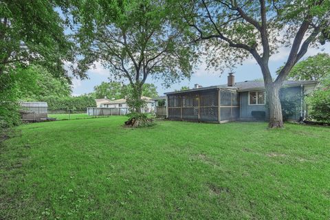 Tiny photo for 698 Hiawatha Drive, Elgin, IL 60120 (MLS # 12452354)
