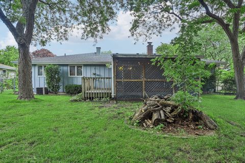 Tiny photo for 698 Hiawatha Drive, Elgin, IL 60120 (MLS # 12452354)