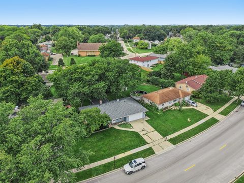 Tiny photo for 698 Hiawatha Drive, Elgin, IL 60120 (MLS # 12452354)