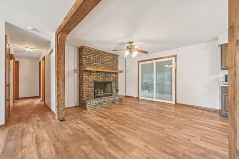 Tiny photo for 698 Hiawatha Drive, Elgin, IL 60120 (MLS # 12452354)