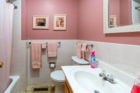Tiny photo for 1504 W Walnut Street, Carbondale, IL 62901 (MLS # 12772002)