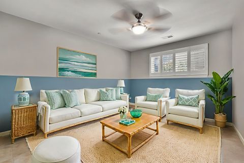 Tiny photo for 843 Lexington Circle E, Des Plaines, IL 60016 (MLS # 12502273)