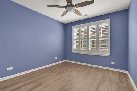 Tiny photo for 843 Lexington Circle E, Des Plaines, IL 60016 (MLS # 12502273)