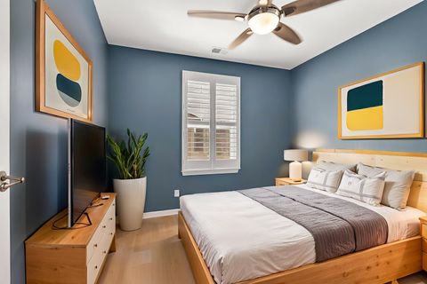 Tiny photo for 843 Lexington Circle E, Des Plaines, IL 60016 (MLS # 12502273)