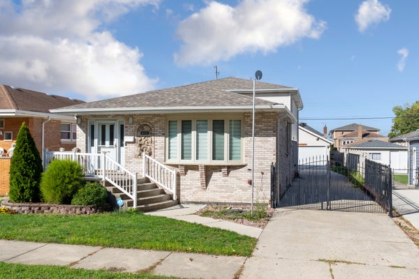 6110 S NORMANDY AVE, CHICAGO, IL 60638 - Image b7ef1ccc4b06b65615d17c4b5ae1eced/3820038147