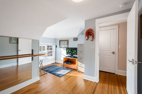 Tiny photo for 2509 Pioneer Road, Evanston, IL 60201 (MLS # 12593384)